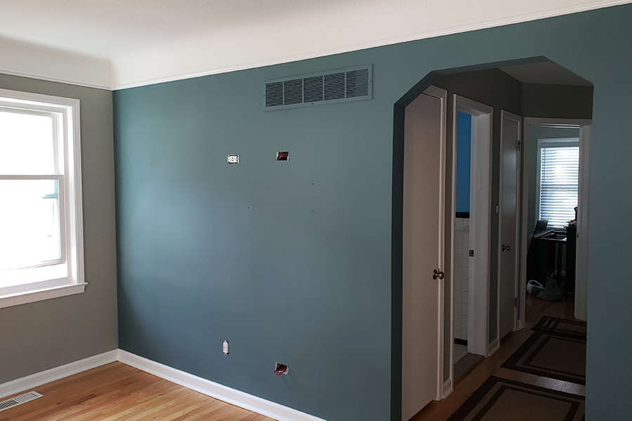 teal-colored-wall-roseville-mi